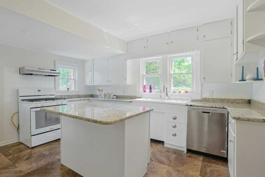 20 Johnsons Lane, New City, NY 10956 - Photo 8 of 26