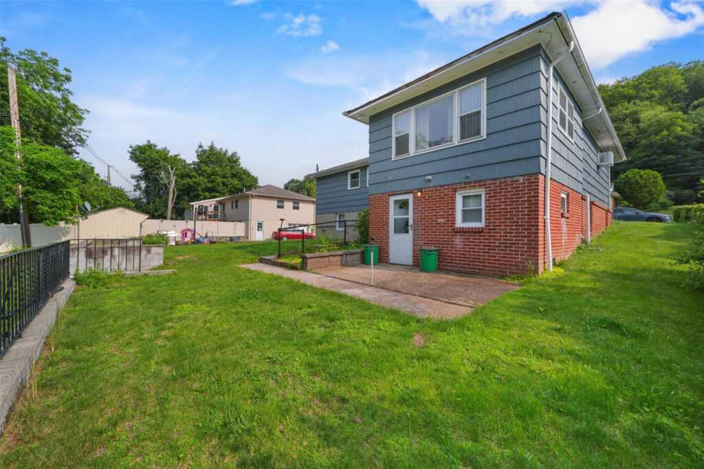 16 Bender Court, Stony Point, NY 10980 - Photo 4 of 6