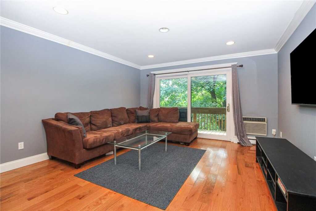 26 Hillside Terrace, Unit ##H, White Plains, NY 10601 - Photo 5 of 29