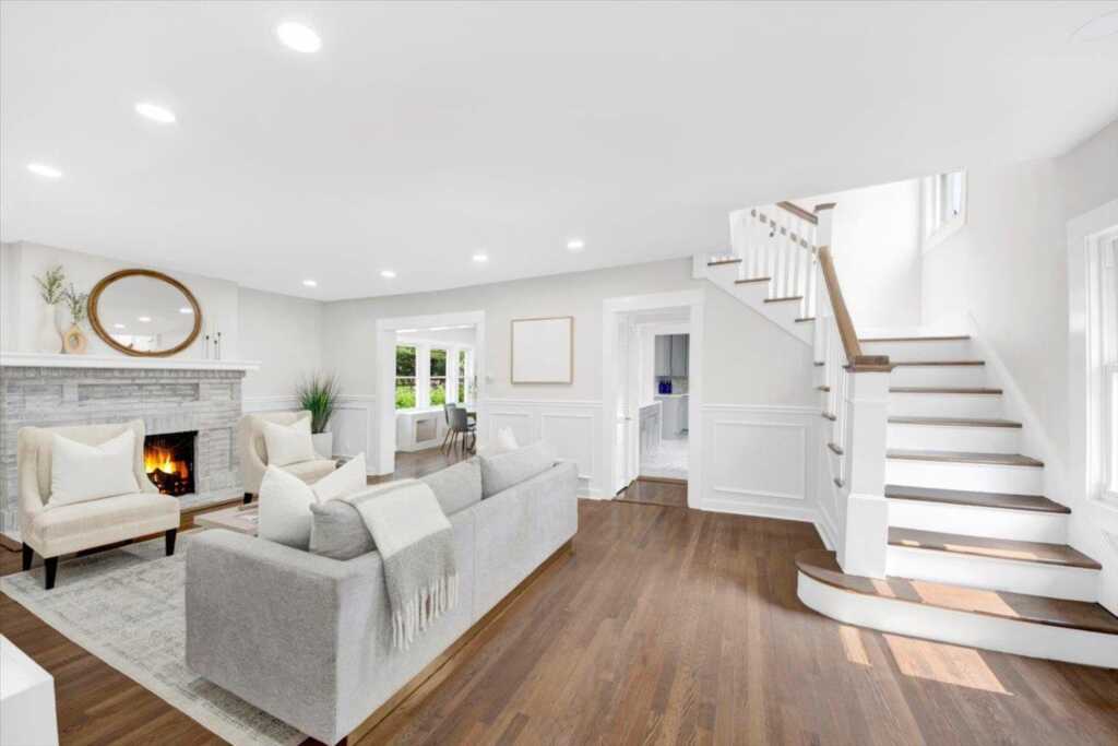 128 Mayflower Avenue, New Rochelle, NY 10801 - Photo 2 of 32