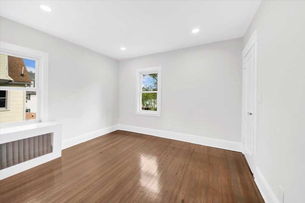 128 Mayflower Avenue, New Rochelle, NY 10801 - Photo 21 of 32