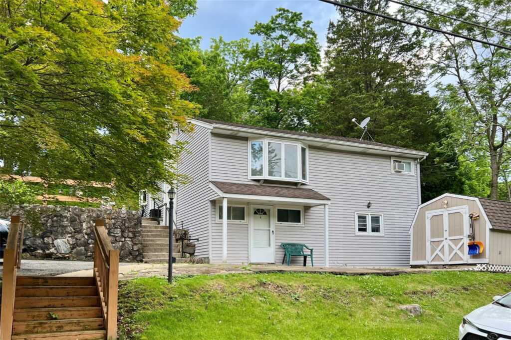 33 Roosevelt Place, Stony Point, NY 10980