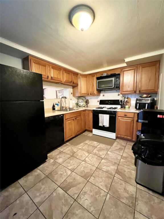 33 Roosevelt Place, Stony Point, NY 10980 - Photo 3 of 10