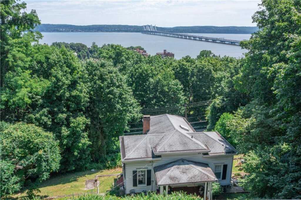 12 Shadyside Avenue, Nyack, NY 10960 - Photo 1 of 42