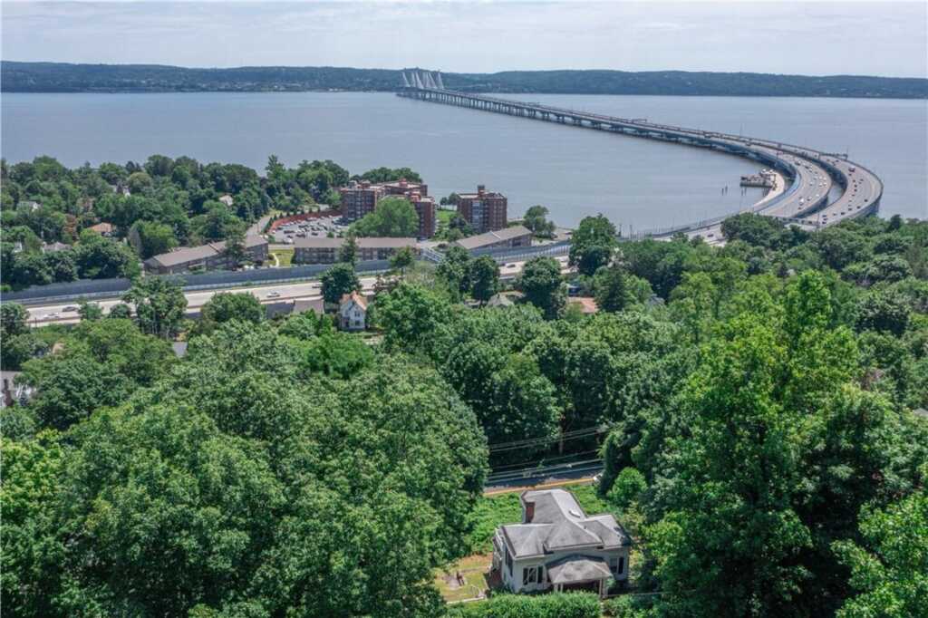 12 Shadyside Avenue, Nyack, NY 10960 - Photo 31 of 42