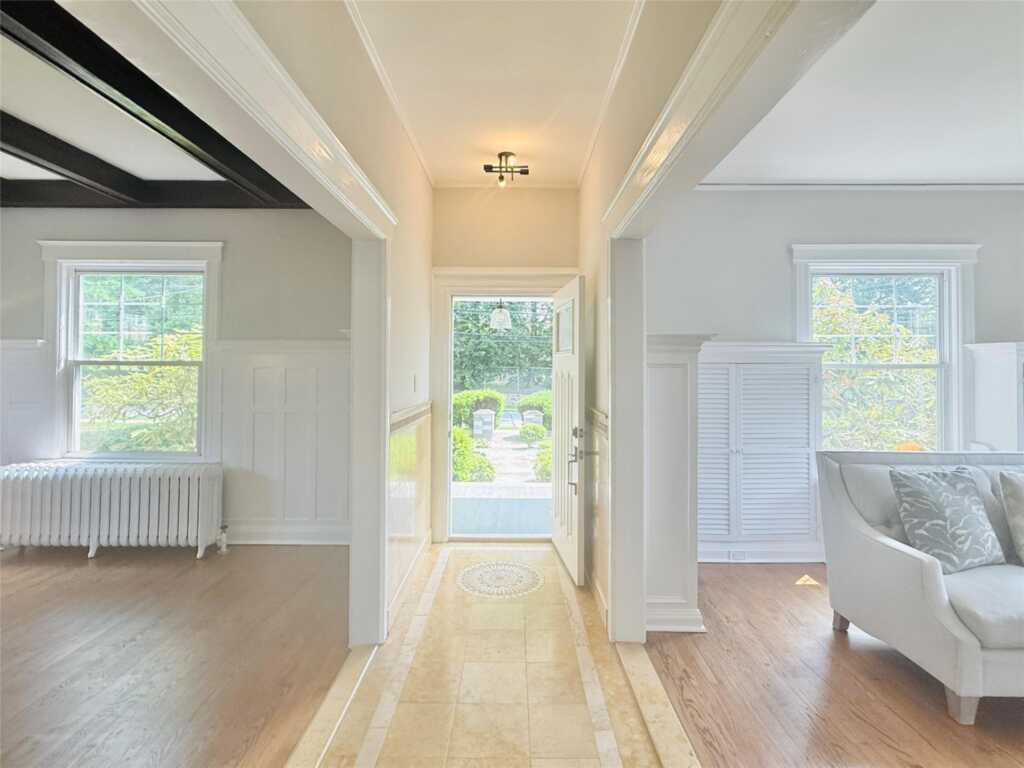 374 King Street, Rye, NY 10573 - Photo 4 of 41