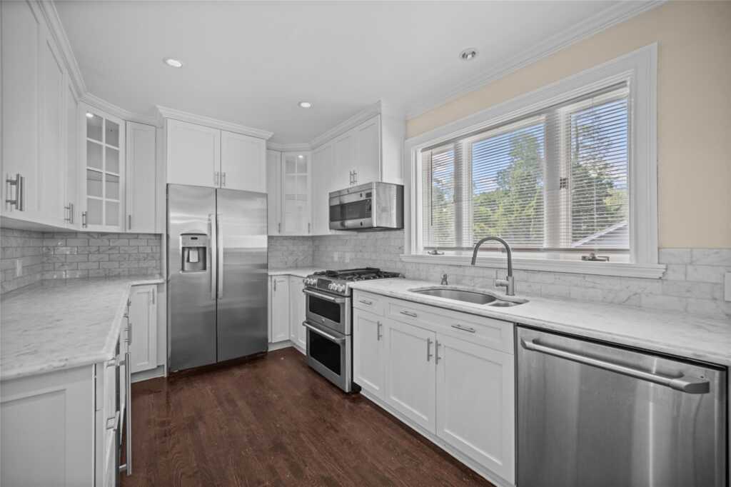 26 Crane Avenue, White Plains, NY 10603 - Photo 11 of 36