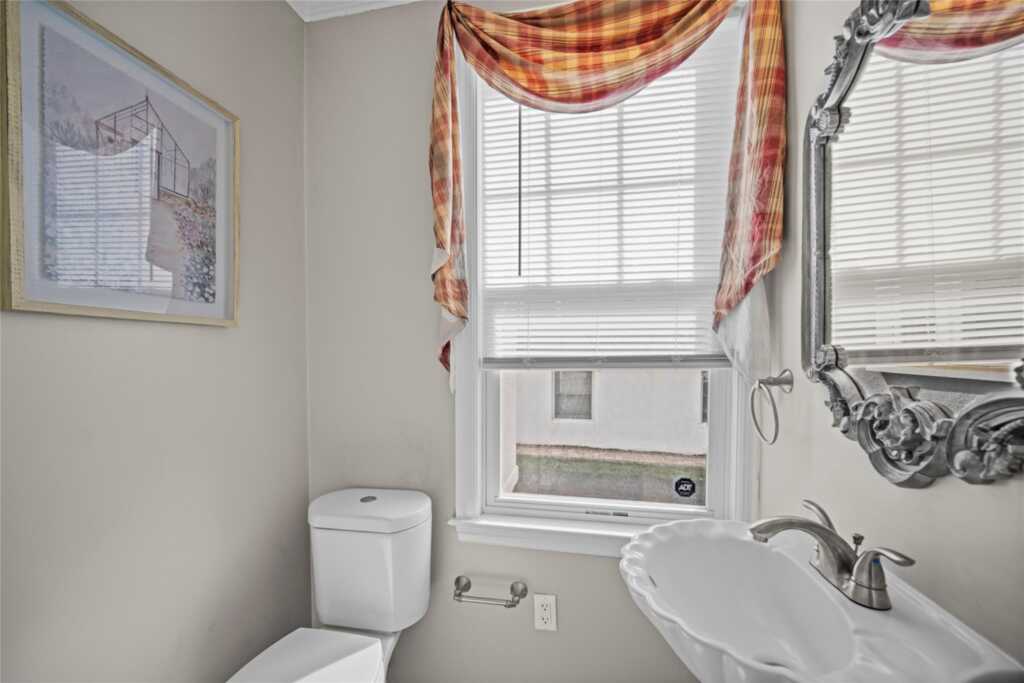 26 Crane Avenue, White Plains, NY 10603 - Photo 15 of 36