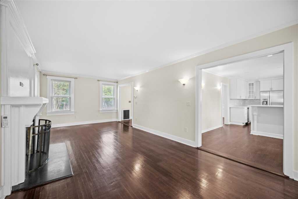 26 Crane Avenue, White Plains, NY 10603 - Photo 5 of 36