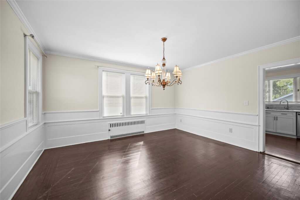 26 Crane Avenue, White Plains, NY 10603 - Photo 8 of 36