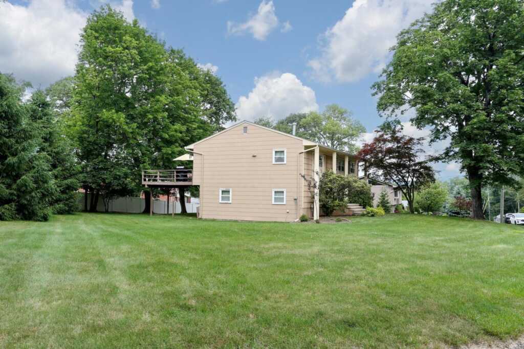 11 Claremont Lane, Suffern, NY 10901 - Photo 34 of 43