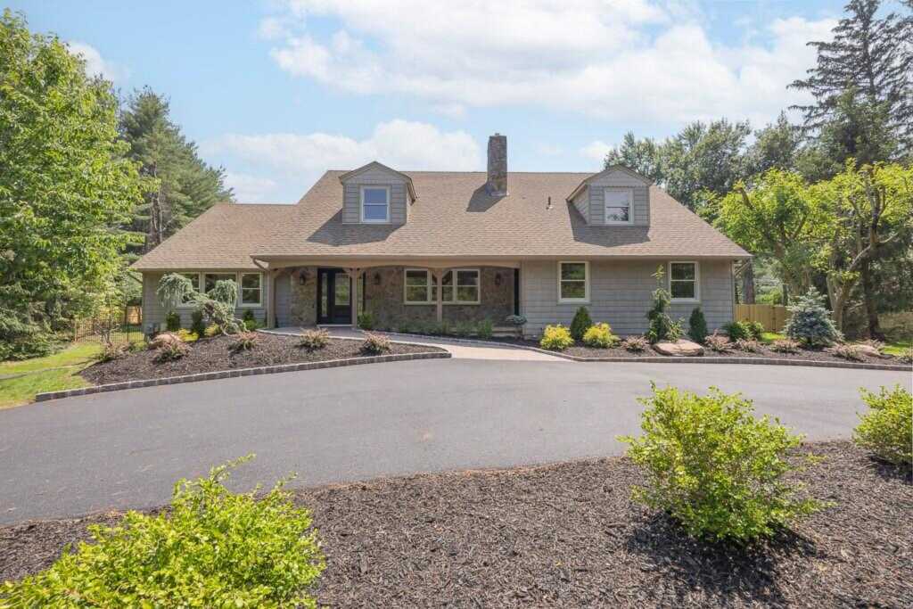25 Georgetown Oval, New City, NY 10956