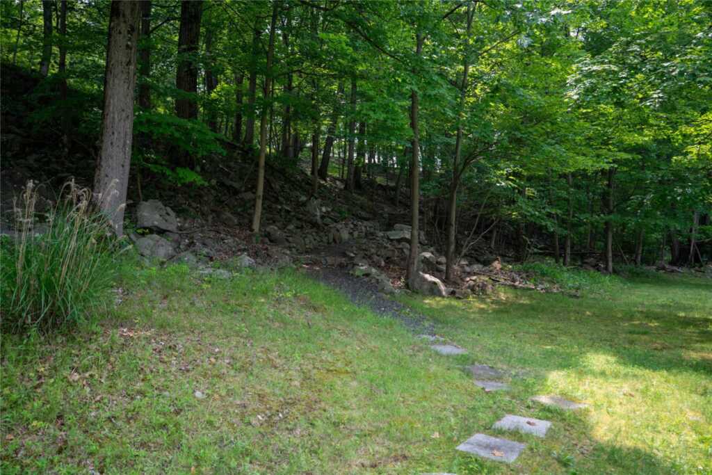 435 Storms Road, Valley Cottage, NY 10989 - Photo 37 of 40