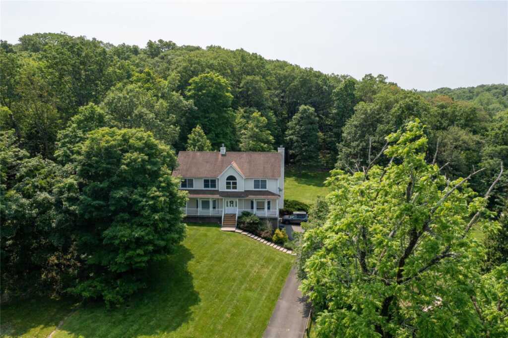 435 Storms Road, Valley Cottage, NY 10989 - Photo 38 of 40