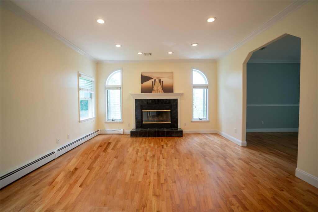 435 Storms Road, Valley Cottage, NY 10989 - Photo 9 of 40