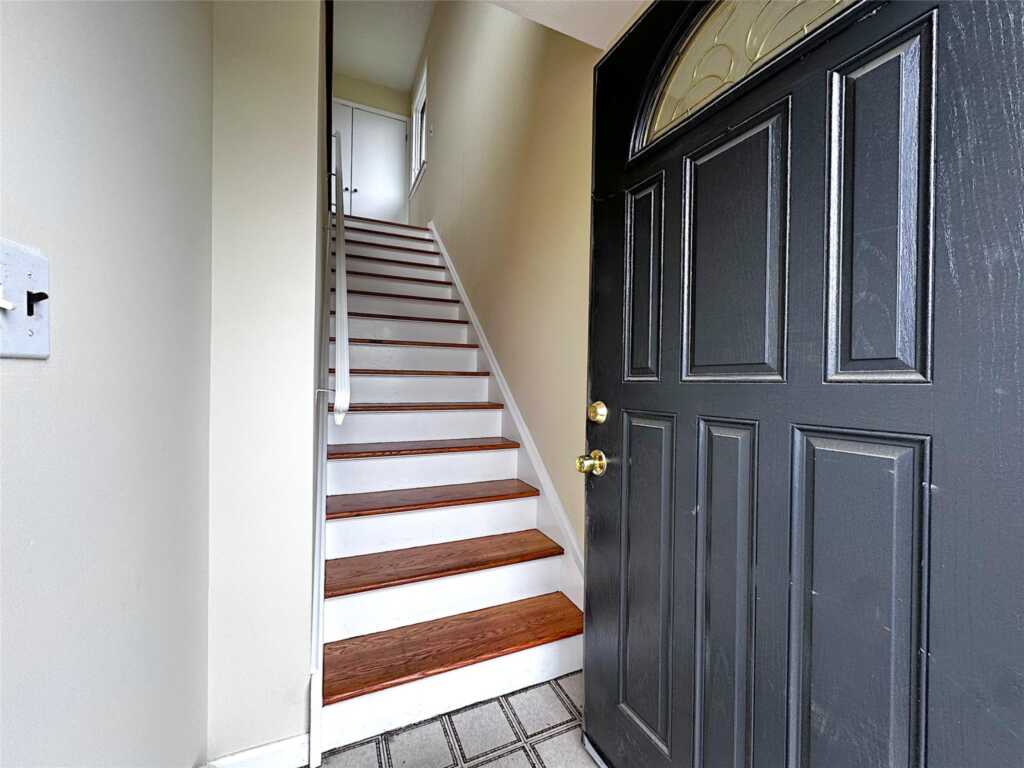 25 Acacia, Unit #2, New Rochelle, NY 10805 - Photo 2 of 28