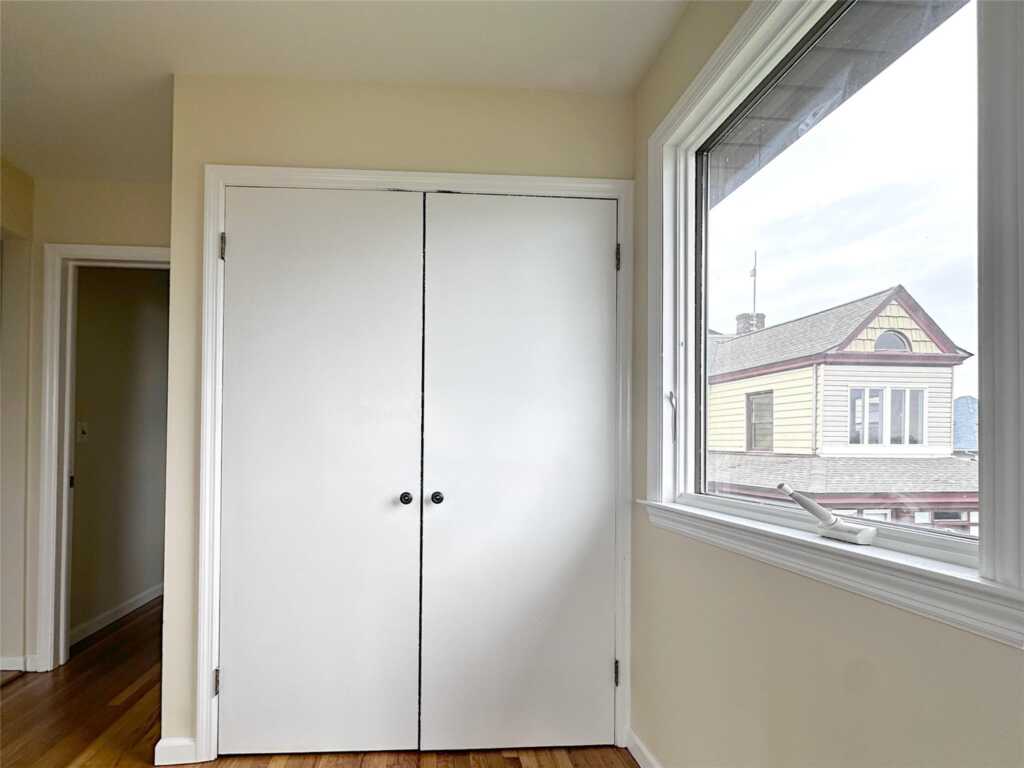 25 Acacia, Unit #2, New Rochelle, NY 10805 - Photo 3 of 28