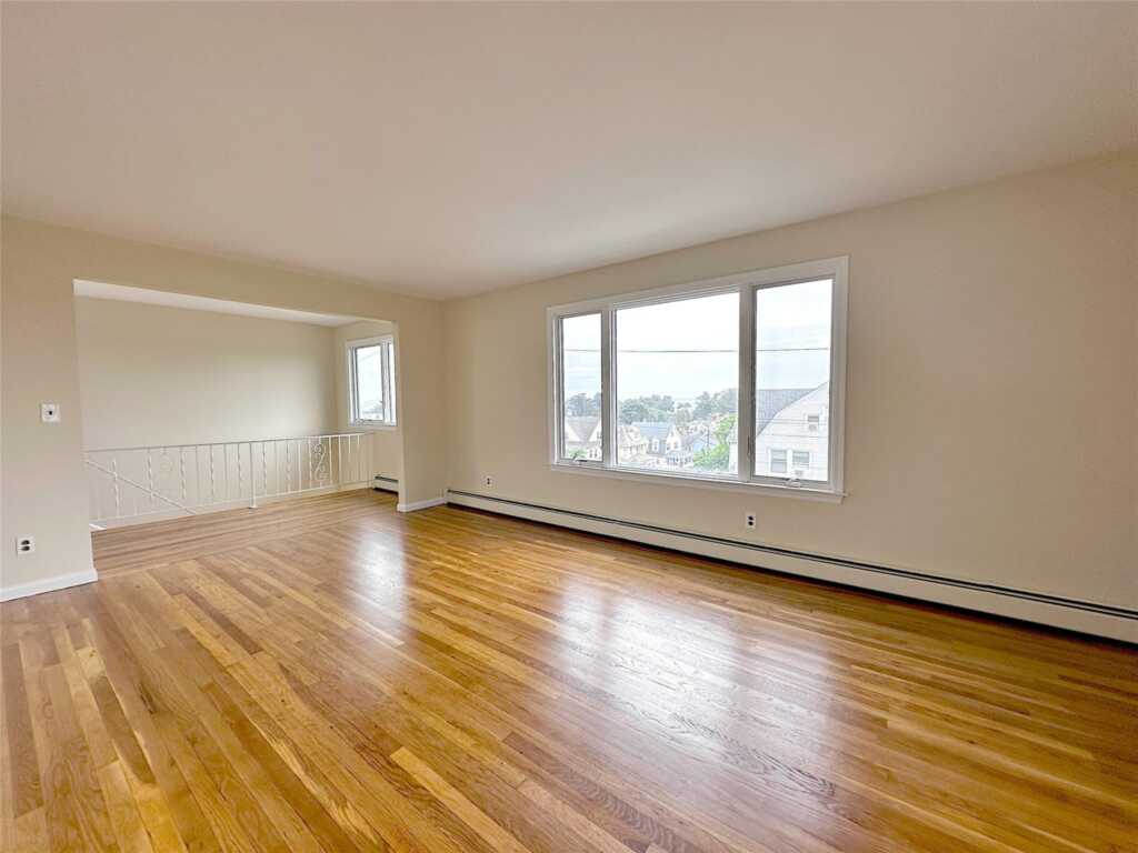 25 Acacia, Unit #2, New Rochelle, NY 10805 - Photo 4 of 28