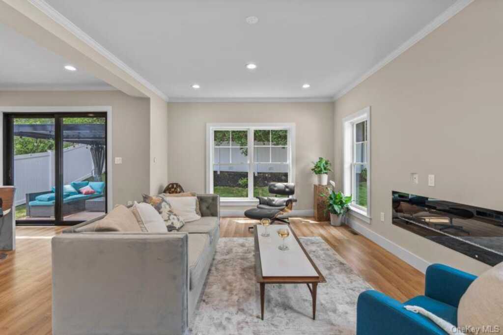 105 Valley Road, White Plains, NY 10604 - Photo 12 of 35