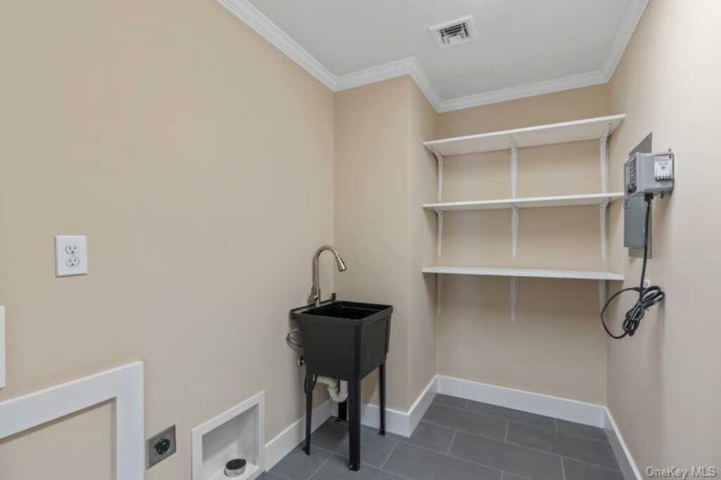 105 Valley Road, White Plains, NY 10604 - Photo 19 of 35