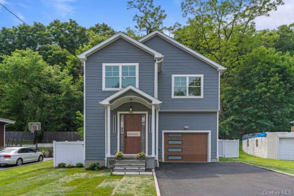 105 Valley Road, White Plains, NY 10604 - Photo 2 of 35
