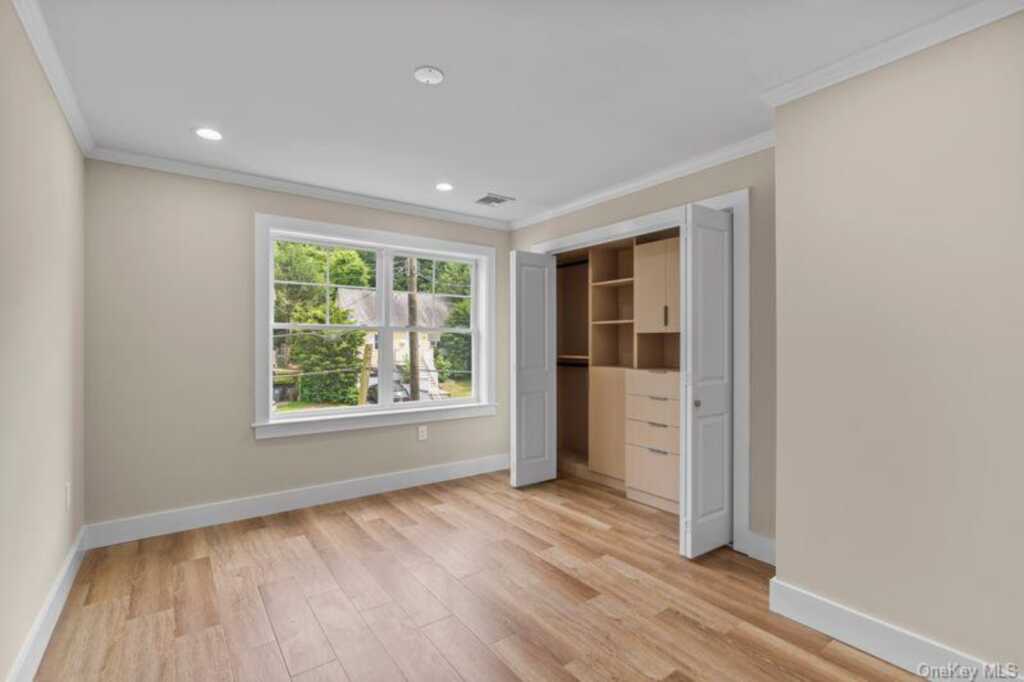 105 Valley Road, White Plains, NY 10604 - Photo 21 of 35