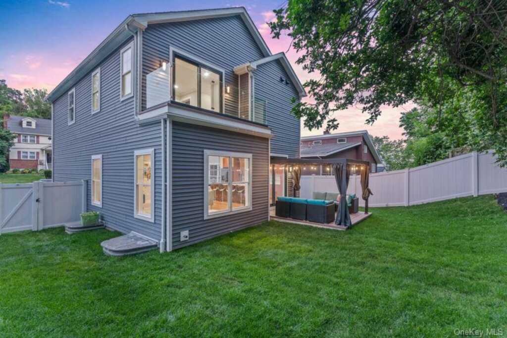 105 Valley Road, White Plains, NY 10604 - Photo 33 of 35