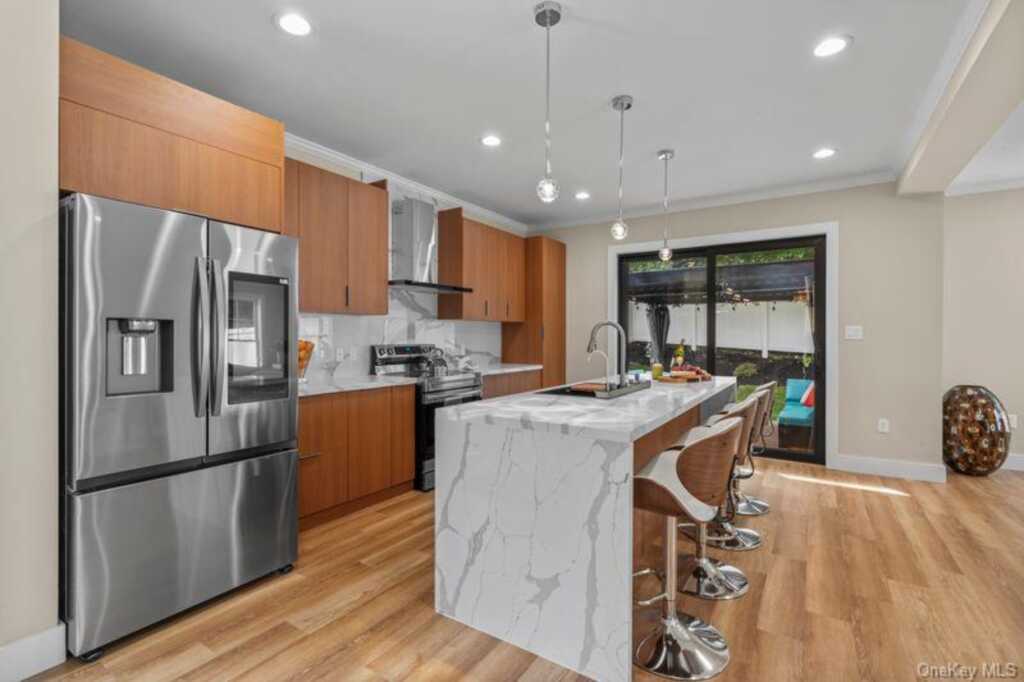105 Valley Road, White Plains, NY 10604 - Photo 6 of 35