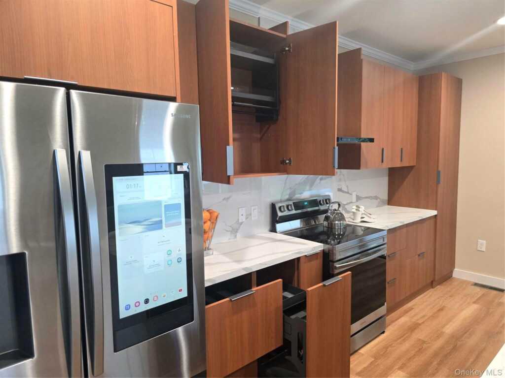 105 Valley Road, White Plains, NY 10604 - Photo 7 of 35