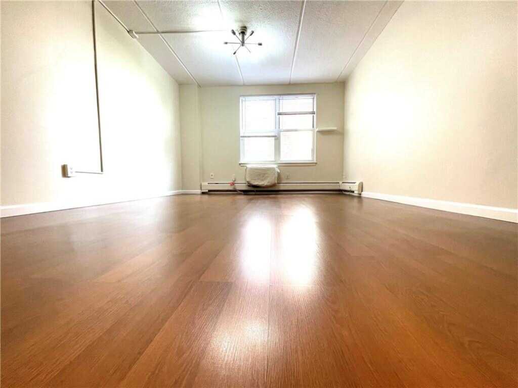 35 Park Avenue, Unit #2L, Suffern, NY 10901 - Photo 11 of 30
