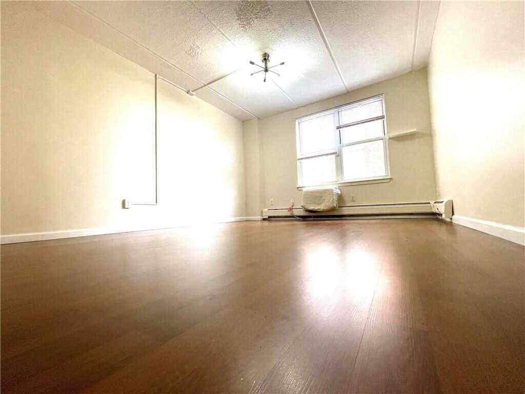 35 Park Avenue, Unit #2L, Suffern, NY 10901 - Photo 12 of 30