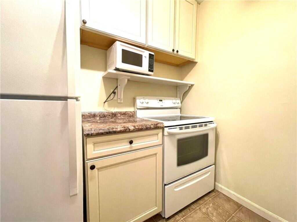 35 Park Avenue, Unit #2L, Suffern, NY 10901 - Photo 18 of 30