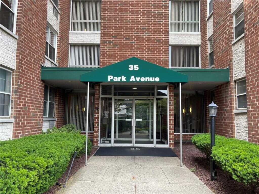 35 Park Avenue, Unit #2L, Suffern, NY 10901 - Photo 2 of 30