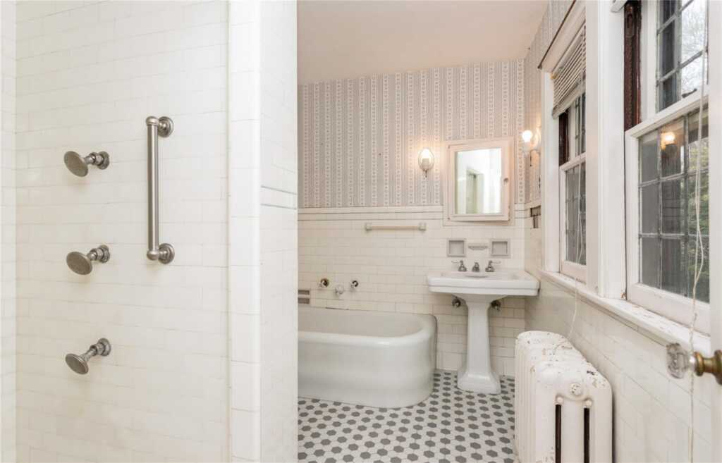 250 Paine Avenue, New Rochelle, NY 10804 - Photo 29 of 43