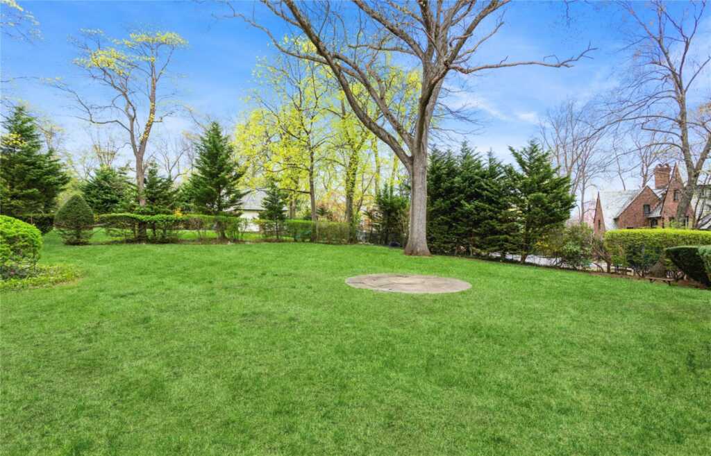 250 Paine Avenue, New Rochelle, NY 10804 - Photo 37 of 43