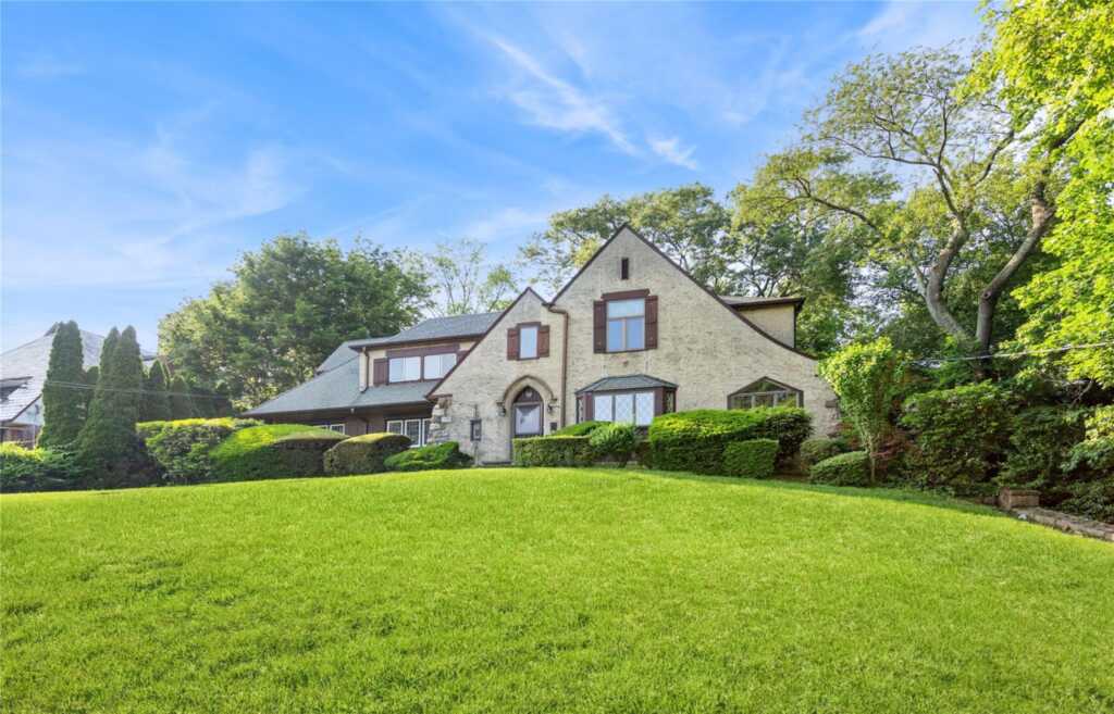 250 Paine Avenue, New Rochelle, NY 10804 - Photo 7 of 43
