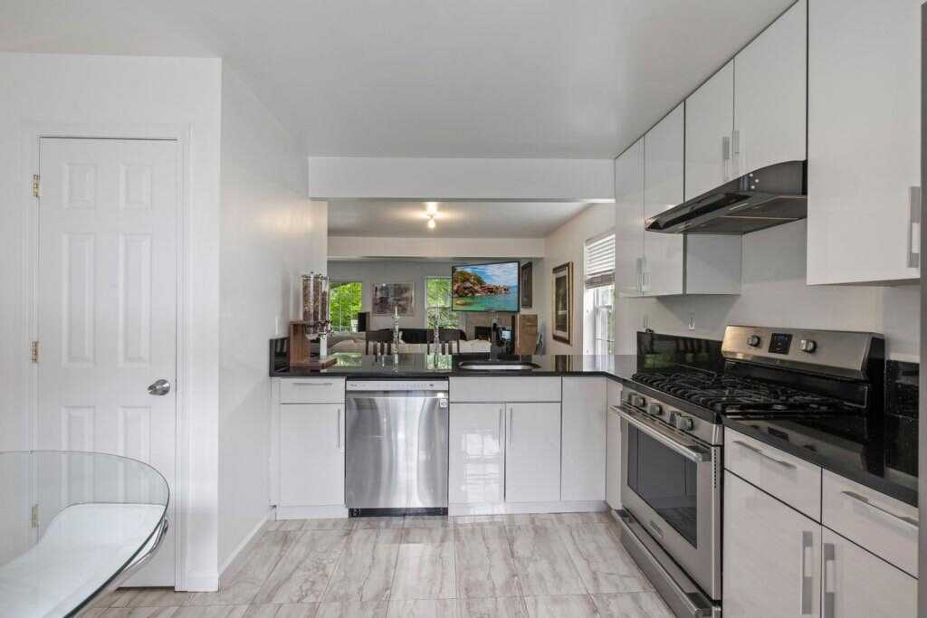 19 Lombardi Drive, New City, NY 10956 - Photo 5 of 42