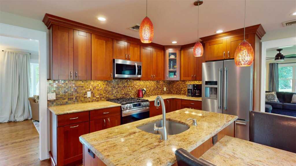 25 McKinley Street, Pearl River, NY 10965 - Photo 11 of 46