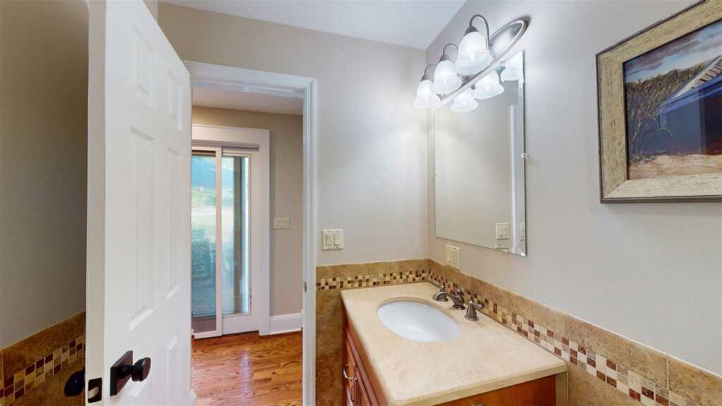 25 McKinley Street, Pearl River, NY 10965 - Photo 15 of 46