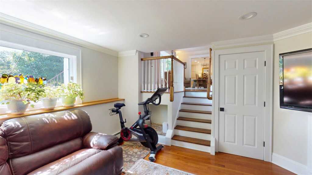 25 McKinley Street, Pearl River, NY 10965 - Photo 37 of 46