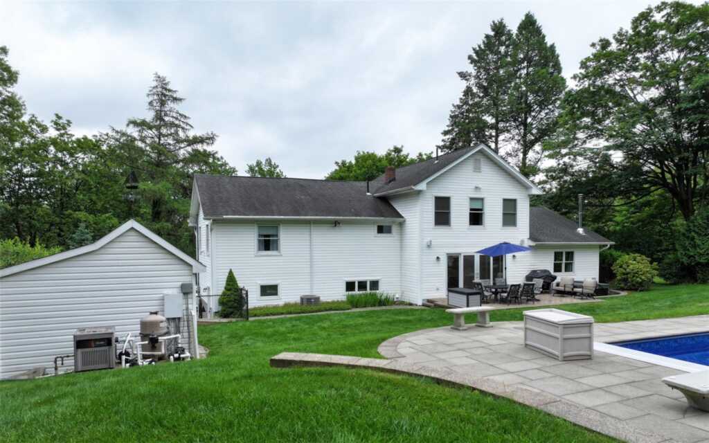 25 McKinley Street, Pearl River, NY 10965 - Photo 40 of 46