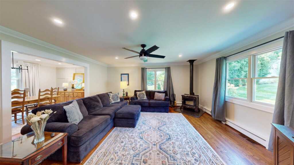 25 McKinley Street, Pearl River, NY 10965 - Photo 9 of 46
