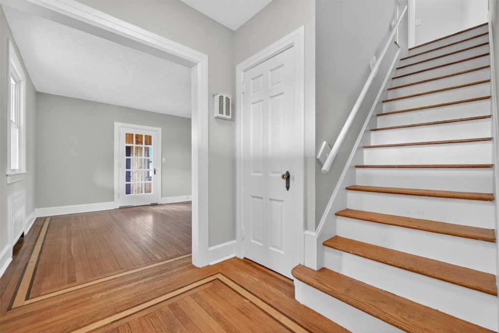 54 New Hempstead Road, New City, NY 10956 - Photo 3 of 34