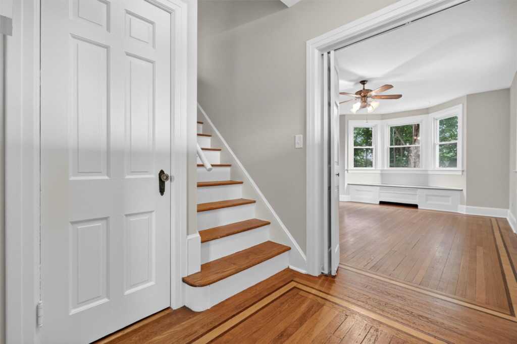 54 New Hempstead Road, New City, NY 10956 - Photo 4 of 34