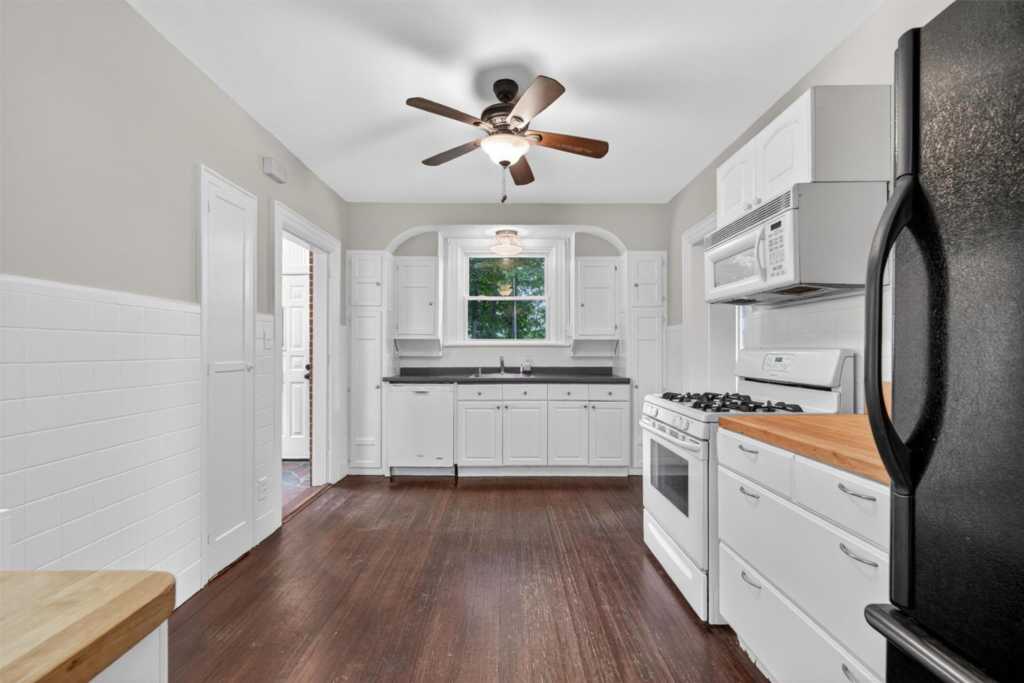 54 New Hempstead Road, New City, NY 10956 - Photo 8 of 34