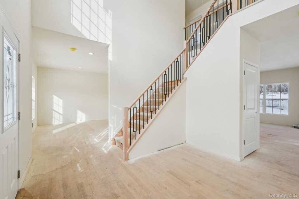 14 Vargas (AKA 70 Jessup Ln) Circle, Stony Point, NY 10980 - Photo 18 of 41