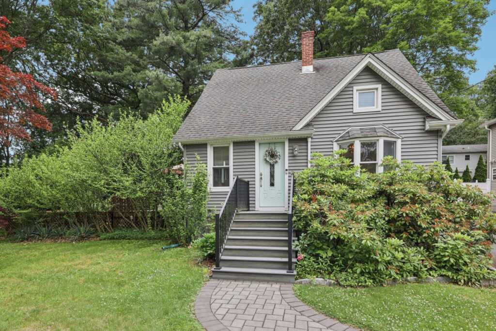 33 Chestnut Street, Pearl River, NY 10965