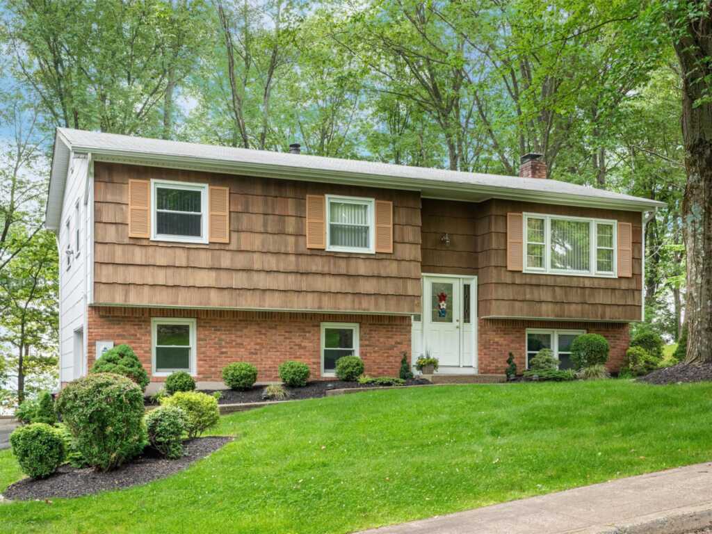 17 Woodrum Drive, Stony Point, NY 10980