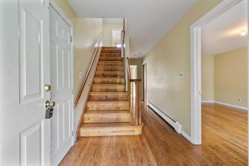 12 Gillis Avenue, Nyack, NY 10960 - Photo 2 of 37