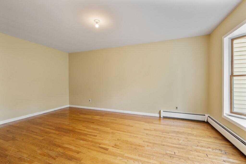 12 Gillis Avenue, Nyack, NY 10960 - Photo 5 of 37